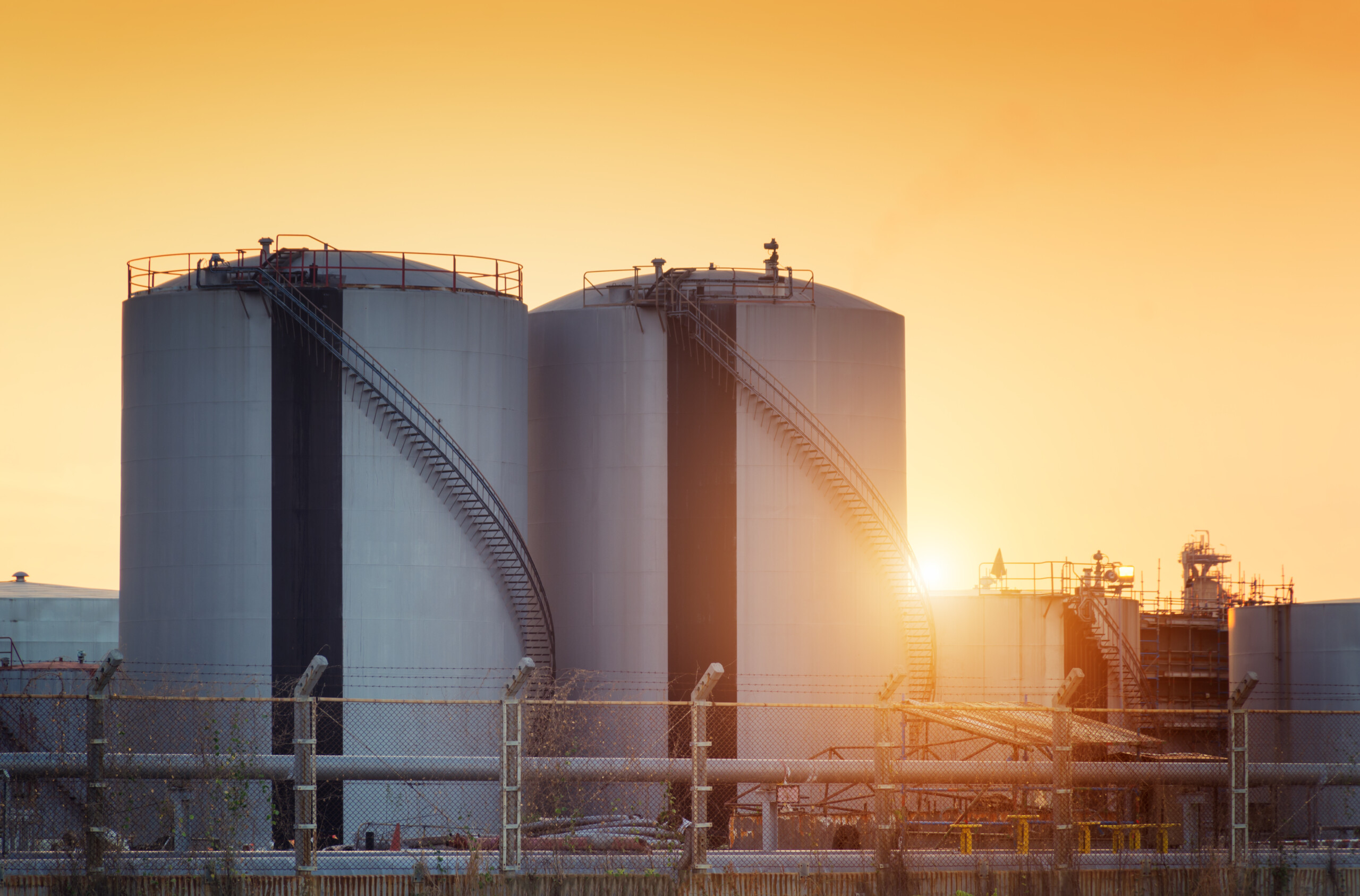 Natural Gas storage tanks , Oil tank , LPG , Petrochemical plant